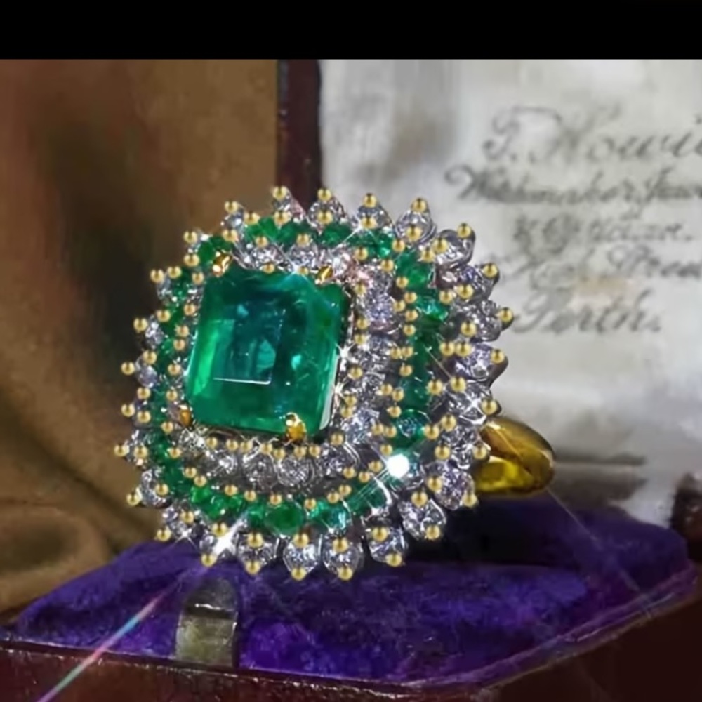 Elegant Green Synthetic Cubic Zirconia and Alloy Ring